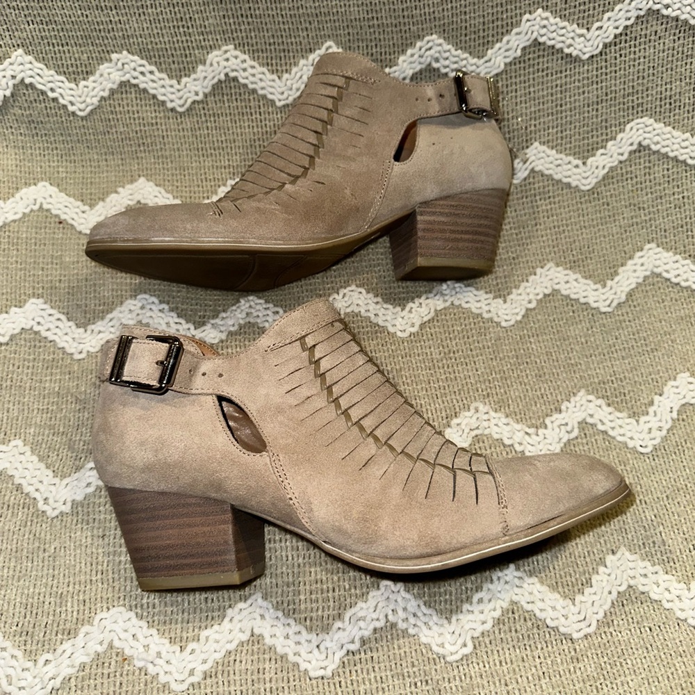 Franco Sarto women’s ankle booties
